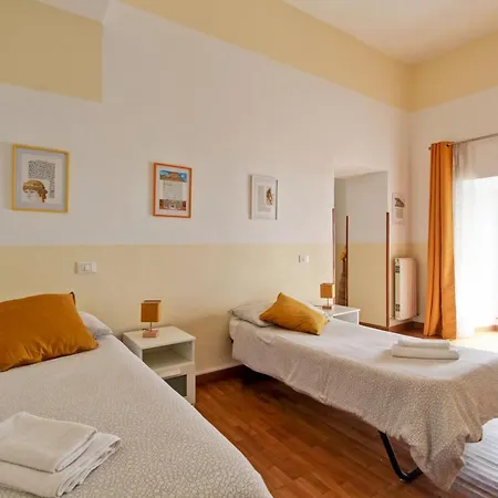 Apartament House *
